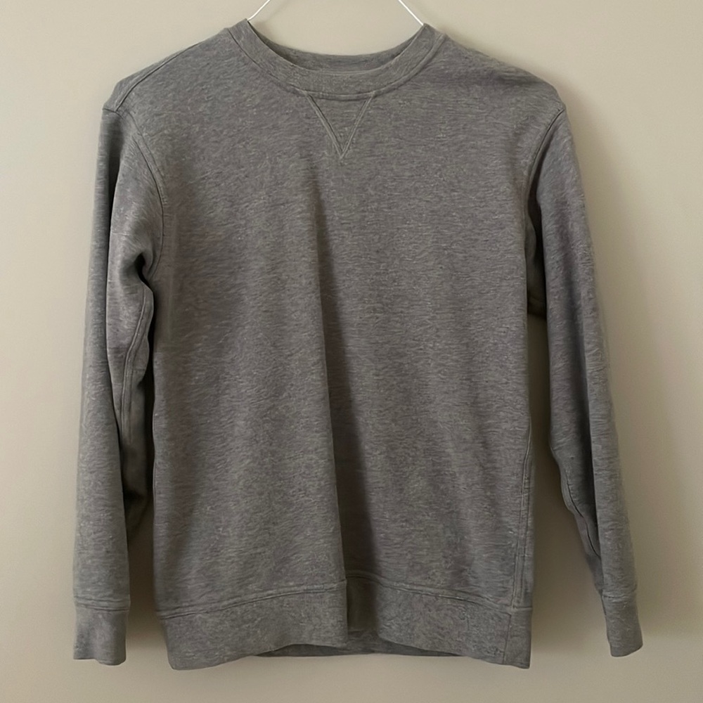 Lululemon sweatshirt